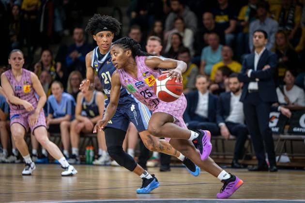 Basketball Berlin 07 04 2025 Season 2024 2025 Toyota Womens Basketball Bundesliga Playoff Semifinal Game 2 Alba Berlin Saarlouis Royals Martha Burse Saarlouis, No 25 Deeshyra Thomas Alba, No 21