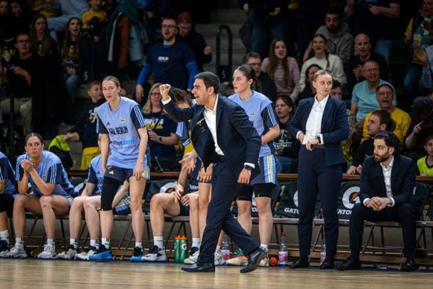 Basketball Berlin 07 04 2025 Season 2024 2025 Toyota Womens Basketball Bundesliga Playoff Semifinal Game 2 Alba Berlin Saarlouis Royals Cristo Cabrera Alba, Coach