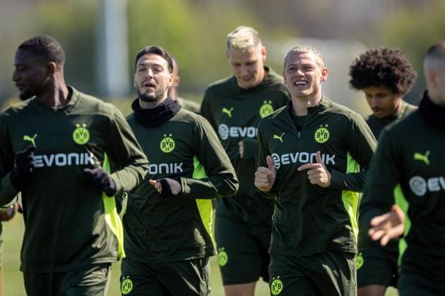 08 04 2025, Final training for the UEFA Champions League match between FC Barcelona and Borussia Dortmund, f l Serhou Guirassy Borussia Dortmund , Ramy Bensebaini Borussia Dortmund , Niklas Süle Borussia Dortmund , Julian Ryerson Borussia Dortmund , Karim Adeyemi Borussia Dortmund , Dortmund training ground Borussia Dortmund NRW Germany xRHR PHOTO DEx Copyright: DennisxEwert RHR-FOTOx RHR-FOTO DE