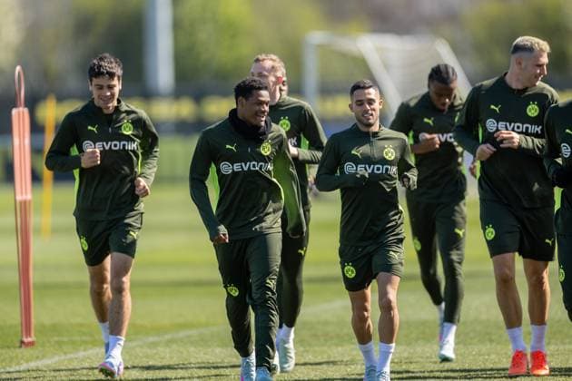 08 04 2025, Final training session for the UEFA Champions League match between FC Barcelona and Borussia Dortmund, f l Giovanni Reyna Borussia Dortmund , Julien Duranville Borussia Dortmund , Maximilian Beier Borussia Dortmund , Yan Couto Borussia Dortmund , Carney Chukwuemeka Borussia Dortmund , Niklas Süle Borussia Dortmund , Dortmund training ground Borussia Dortmund NRW Germany xRHR PHOTO DEx Copyright: DennisxEwert RHR-FOTOx RHR-FOTO DE