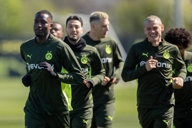 08 04 2025, Final training for the UEFA Champions League match between FC Barcelona and Borussia Dortmund, f l Serhou Guirassy Borussia Dortmund , Ramy Bensebaini Borussia Dortmund , Niklas Süle Borussia Dortmund , Julian Ryerson Borussia Dortmund , Dortmund training ground Borussia Dortmund NRW Germany xRHR PHOTO DEx Copyright: DennisxEwert RHR-FOTOx RHR-FOTO DE