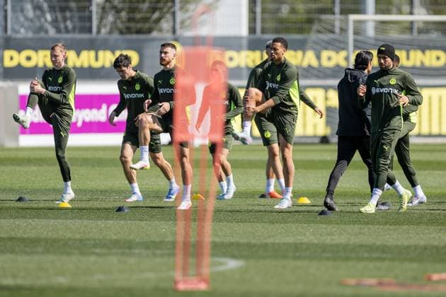 08 04 2025, Final training for the UEFA Champions League match between FC Barcelona and Borussia Dortmund, f l Maximilian Beier Borussia Dortmund , Giovanni Reyna Borussia Dortmund , Salih Özcan Borussia Dortmund , Yan Couto Borussia Dortmund , Felix Nmecha Borussia Dortmund , Emre Can Borussia Dortmund , Dortmund training ground Borussia Dortmund NRW Germany xRHR PHOTO DEx Copyright: DennisxEwert RHR-FOTOx RHR-FOTO DE