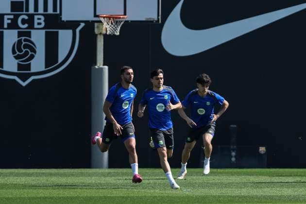 April 8, 2025, Sant Joan Despi, Barcelona, SPAIN: Pedro Gonzalez Pedri and Ferran Torres during the training day of FC Barcelona, Barca ahead UEFA Champions League, football match against Borussia Dortmund at Ciudad Esportiva Joan Gamper on April 08, 2025 in Sant Joan Despi, Barcelona, Spain. Sant Joan Despi SPAIN - ZUMAa181 20250408_zaa_a181_016 Copyright: xJavierxBorregox