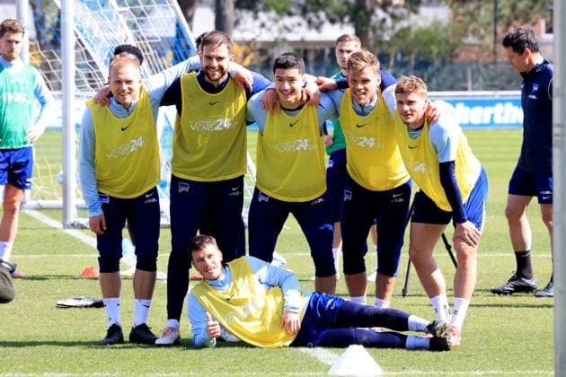 DEU, DFL, 2 FBL Hertha BSC, Training, 08 04 2025, Sportforum, Berlin, DEU, DFL, 2 FBL Hertha BSC, Training, im Bild Hertha Spielerkreis, Siegerfoto DFL regulations prohibit any use of Photographs as image sequences and or quasi video Foto Juergen Engler nordphoto GmbH nordphotoxGmbHx xEngler nph00076
