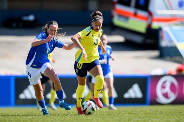 250408 Martina Cocino of Italy and Felicia Schröder of Sweden during the UEFA Women s Under 19 Euro Qualifier football match between Italy and Sweden on April 8, 2025 in Forli Photo Cristiano Mazzi BILDBYRAN code XY XY0057 fotboll football soccer fotball f19 landslag em kval euro qualifier italy sverige sweden dam bbeng  Copyright: CRISTIANOxMAZZI BB250408BB396
