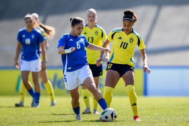 250408 Maya Cherubini of Italy and Felicia Schröder of Sweden during the UEFA Women s Under 19 Euro Qualifier football match between Italy and Sweden on April 8, 2025 in Forli Photo Cristiano Mazzi BILDBYRAN code XY XY0057 fotboll football soccer fotball f19 landslag em kval euro qualifier italy sverige sweden dam bbeng  Copyright: CRISTIANOxMAZZI BB250408BB397