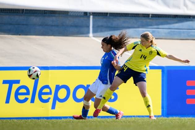 250408 Giada Pellegrino Cim of Italy and Hannah Sjödahl of Swedenduring the UEFA Women s Under 19 Euro Qualifier football match between Italy and Sweden on April 8, 2025 in Forli Photo Cristiano Mazzi BILDBYRAN code XY XY0057 fotboll football soccer fotball f19 landslag em kval euro qualifier italy sverige sweden dam bbeng  Copyright: CRISTIANOxMAZZI BB250408BB416