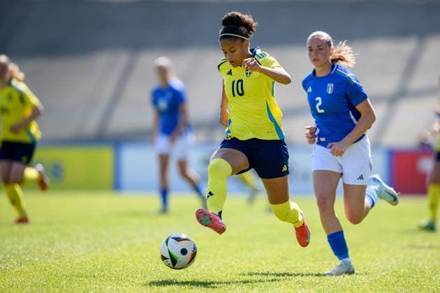 250408 Felicia Schröder of Swedenduring the UEFA Women s Under 19 Euro Qualifier football match between Italy and Sweden on April 8, 2025 in Forli Photo Cristiano Mazzi BILDBYRAN code XY XY0057 fotboll football soccer fotball f19 landslag em kval euro qualifier italy sverige sweden dam bbeng  Copyright: CRISTIANOxMAZZI BB250408BB433