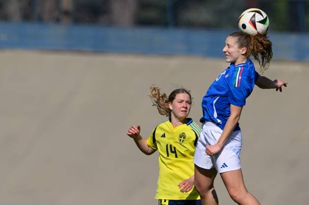 250408 Hannah Sjödahl of Sweden and Sofia Testa of Italy during the UEFA Women s Under 19 Euro Qualifier football match between Italy and Sweden on April 8, 2025 in Forli Photo Cristiano Mazzi BILDBYRAN code XY XY0057 fotboll football soccer fotball f19 landslag em kval euro qualifier italy sverige sweden dam bbeng  Copyright: CRISTIANOxMAZZI BB250408BB558