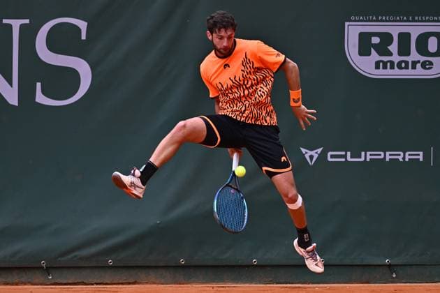 Atkinson Monza Open 2025 Andrea Picchione of Italy participates in the ATP, Tennis Herren Challenger Atkinson Monza Open 2025 at Villa Reale Tennis in Monza, Italy, on April 8, 2023. Monza Italy  Copyright: xMichelexMaravigliax originalFilename:maraviglia-tennisat250408_npcTk.jpg