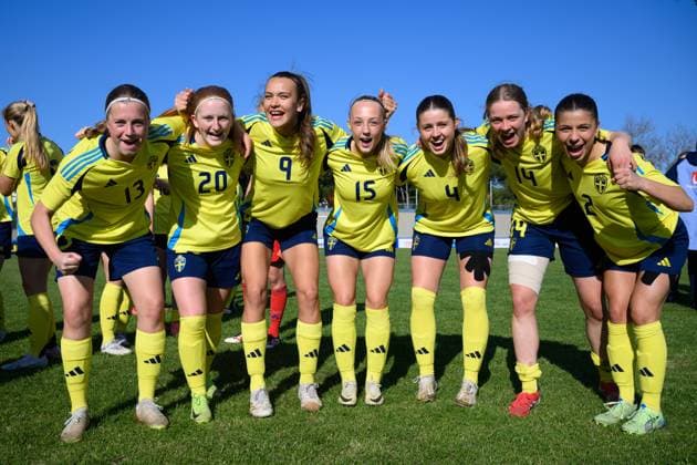 250408 Emma Broddheimer , Vera Andersson, Bianca Hultbäck Nattlands, Emma Holmqvist , Hannah Sjödahl and Mikaela Stojanovska of Sweden celebrate after the UEFA Women s Under 19 Euro Qualifier football match between Italy and Sweden on April 8, 2025 in Forli Photo Cristiano Mazzi BILDBYRAN code XY XY0057 fotboll football soccer fotball f19 landslag em kval euro qualifier italy sverige sweden dam bbeng jubel  Copyright: CRISTIANOxMAZZI BB250408BB625