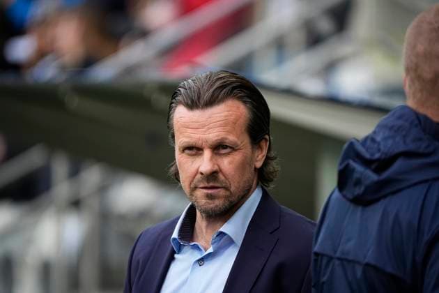 Coach Marko Saloranta of Finland during the UEFA WomenÂ s Nations League match between Finland and Hungary at the Tammela Stadion on 8th April 2025 in Tampere, Finland. (Kalle Parkkinen Newspix24)  Copyright: xKALLExPARKKINENx _KP95380