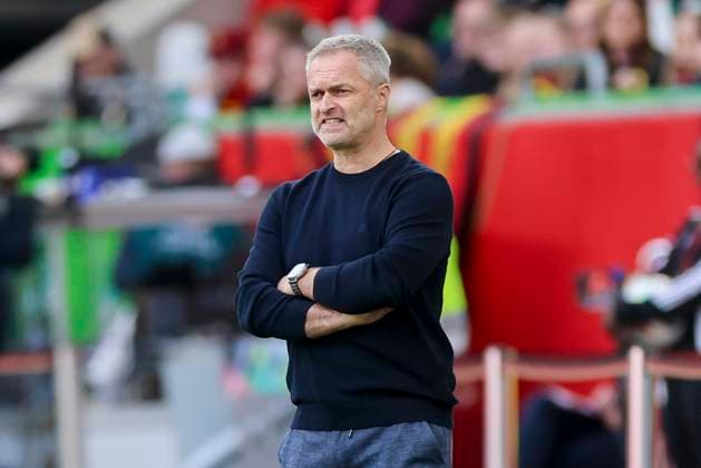National coach Christian Wueck Germany looks disappointed, UEFA Women s Nations League 2024 25 Grp A1 MD4, Germany and Scotland, VfL Wolfsburg Arena, April 8, 2025 in Wolfsburg, Germany Photo by Marco Steinbrenner DeFodi Images National coach Christian Wueck Germany looks disappointed, UEFA Women s Nations League 2024 25 Grp A1 MD4, Germany and Scotland, VfL Wolfsburg Arena, April 8, 2025 in Wolfsburg, Germany Photo by Marco Steinbrenner DeFodi Images