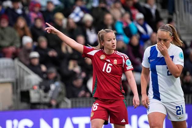 Diana Csanyi of Hungary and Oona Sevenius of Finland during the UEFA WomenÂ s Nations League match between Finland and Hungary at the Tammela Stadion on 8th April 2025 in Tampere, Finland. (Kalle Parkkinen Newspix24)  Copyright: xKALLExPARKKINENx _KP95790