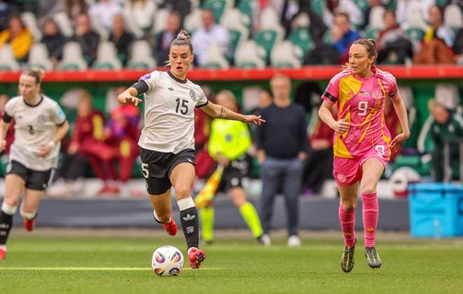 GER, Wolfsburg, Germany vs Scotland, International match, Football, DFB, Season 2024 2025, Volkswagen Arena, Nations League, 4 Matchday in picture f l Selina Cerci Germany 25 , Caroline Weir Scotland 9 DFB DFL REGULATIONS PROHIBIT ANY USE OF PHOTOGRAPHS AS IMAGE SEQUENCES AND OR QUASI VIDEO, 08 04 2025, Copyright: HMBxMedia HendrikxHamelau