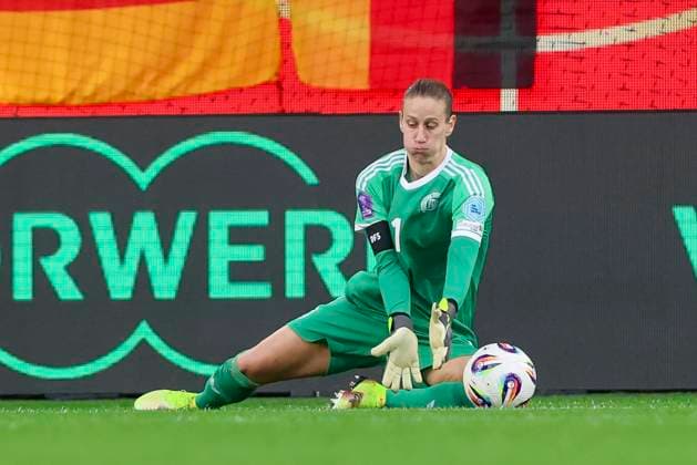 Goalkeeper Ann Katrin Berger Germany makes a mistake before conceding the 0 1 goal, UEFA Women s Nations League 2024 25 Grp A1 MD4, Germany and Scotland, VfL Wolfsburg Arena on April 08, 2025 in Wolfsburg, Germany, Germany Photo by Marco Steinbrenner DeFodi Images Goalkeeper Ann Katrin Berger Germany makes a mistake before conceding the 0 1 goal, UEFA Women s Nations League 2024 25 Grp A1 MD4, Germany and Scotland, VfL Wolfsburg Arena, April 8, 2025 in Wolfsburg, Germany Photo by Marco Steinbrenner DeFodi Images