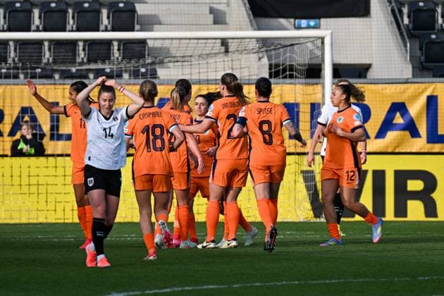 WOMEN SOCCER - NL, AUT vs NED ALTACH,AUSTRIA,08.APR.25 - WOMEN SOCCER - UEFA Women s Nations League, OEFB international match, Länderspiel, Nationalmannschaft Austria vs Netherlands. Image shows the disappointment of Marie-Therese Hoebinger (AUT) and the rejoicing of Netherlands.  GEPAxpictures xOliverxLerch