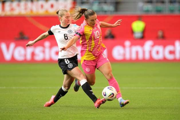 Photo Janina MINGE Germany vs Kirsty HANSON right , Scotland International football, Womens international match in Wolfsburg UEFA Womens Nations League on Tue 08 04 2025 Germany Scotland