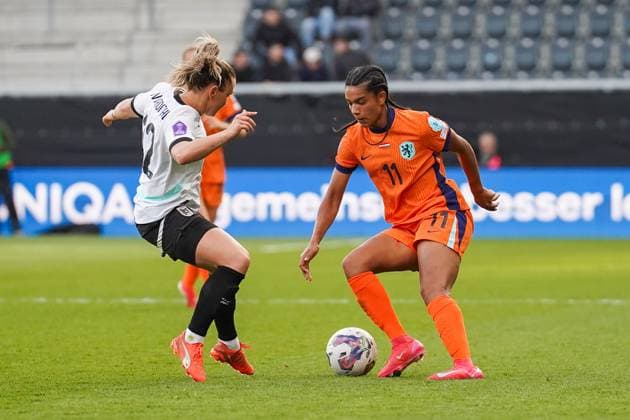 UEFA Women s Nations League 2024 2025, League A, Group 1 08 04 2025, Matchday 4 Austria vs Netherlands CASHPOINT Arena Altach, Austria Laura Wienroither Austria , Esmee Brugts Netherlands Copyright: xLukaxKolanovicx