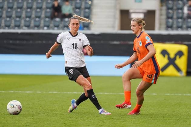 UEFA Women s Nations League 2024 2025, League A, Group 1 08 04 2025, Matchday 4 Austria vs Netherlands CASHPOINT Arena Altach, Austria Julia Hickelsberger Austria , Kerstin Casparij Netherlands Copyright: xLukaxKolanovicx