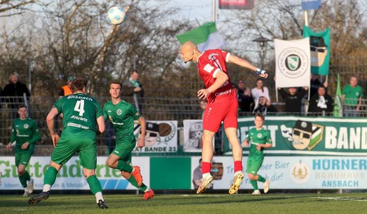 08 04 2025, Men, Soccer, Season 2024 2025, Regionalliga Bayern, Matchday 21 SpVgg Ansbach 09 FC Wuerzburger Kickers v li Jonas Bayerlein SpVgg Ansbach 09 , Lukas Oberseider SpVgg Ansbach 09 , Alem Japaur FC Wuerzburger Kickers scores the goal 0 1, scores the goal 0 1 Ansbach Xaver Bertsch Sportpark Bayern Germany