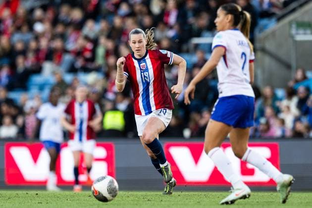 250408 Elisabeth Terland of Norway during the UEFA Women™s Nations League football match between Norway and France on April 8, 2025 in Oslo Photo Vegard Grott BILDBYRAN kod VG VG0749 bbeng fotboll football soccer fotball nations league landskamp norge norway dam frankrike france uefa womens nations league  Copyright: VEGARDxGRoTT BB250408VG051