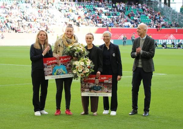 08 04 2025, xgrfx, Football UEFA Women s Nations League, Germany Women Scotland Women v l Farewell Lina Magull and Almuth Schult German Women s National Team DFL DFB REGULATIONS PROHIBIT ANY USE OF PHOTOGRAPHS as IMAGE SEQUENCES and or QUASI VIDEO Wolfsburg