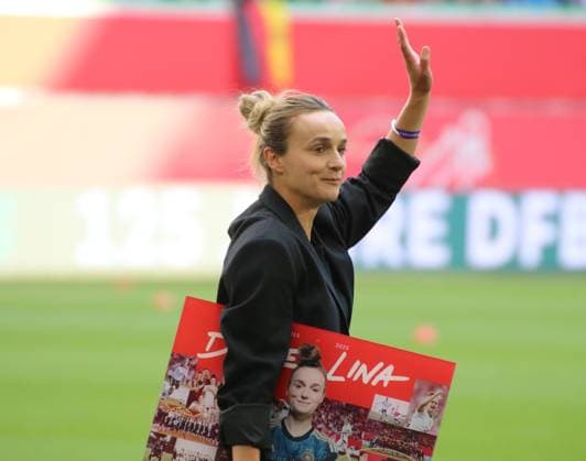 08 04 2025, xgrfx, Football UEFA Women s Nations League, Germany Women Scotland Women v l Farewell Lina Magull German Women s National Team DFL DFB REGULATIONS PROHIBIT ANY USE OF PHOTOGRAPHS as IMAGE SEQUENCES and or QUASI VIDEO Wolfsburg