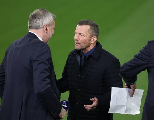 Football, Men, Champions League, 2024 2025 season, FC Bayern Munich Inter Milan, quarter-final first leg, Allianz Arena Dietmar Hamann left with Lothar Matthäus right talking together on the sidelines