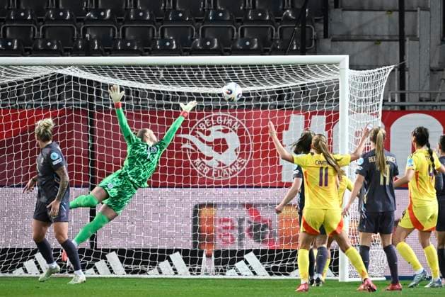 Belgium v England - FIFA Women s World Cup 2027 League Phase match LEUVEN, BELGIUM - APRIL 08 : Vanhaevermaet Justine midfielder of Belgium scores a goal during the FIFA Women s World Cup 2027 League Phase match between Belgium and England on April 8, 2025 in Leuven, Belgium, 08 04 2025 Leuven Belgium  Copyright: xPeterxDexVoechtx