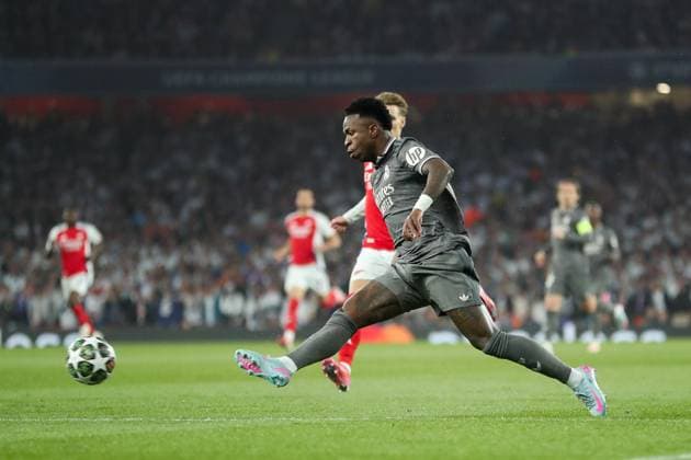 UEFA Champions League Quarter-finals Arsenal v Real Madrid Vinicius Junior of Real Madrid shoots during the UEFA Champions League Quarter-finals match Arsenal vs Real Madrid at Emirates Stadium, London, United Kingdom, 8th April 2025 (Photo by Izzy Poles News Images) London Emirates Stadium Greater London United Kingdom Copyright: xIzzyxPoles NewsxImagesx