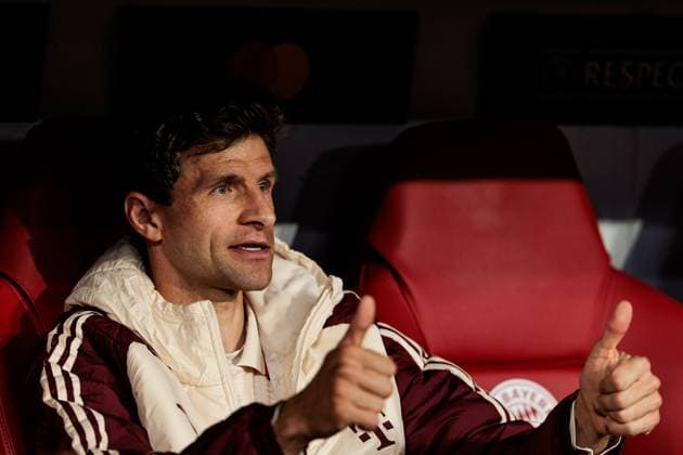 UEFA Champions League quarter-final FC Bayern Munich Inter Milan 08 04 2025 Thomas Müller FC Bayern Munich, 25 on the bench Thumbs up UEFA Champions League quarter-final FC Bayern Munich Inter Milan, Munich, Allianz Arena on 08 04 2025 Copyright: xBEAUTIFULxSPORTS Wunderlx