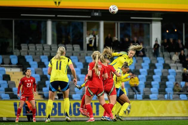 250408 Amanda Ilestedt of Sweden during the UEFA Women s Nations League football match between Sweden and Wales on April 8, 2025 in Gothenburg Photo Mathias Bergeld BILDBYRAN kod MB MI0812 fotboll football soccer fotball nations league uefa womens nations league sverige sweden wales dam bbeng  Copyright: MATHIASxBERGELD BB250408MB088