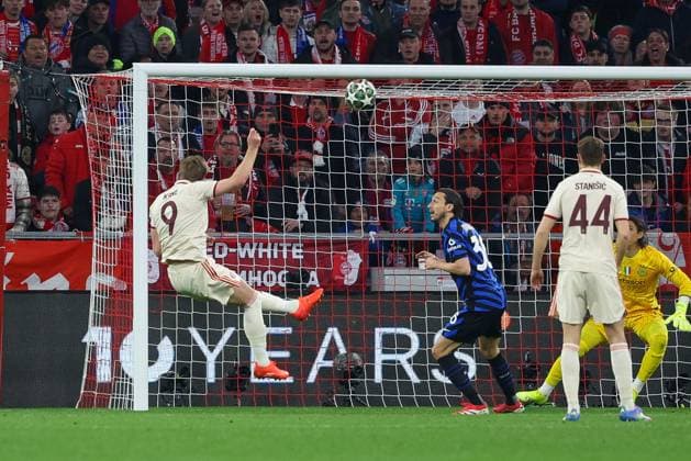 huge chance for Harry Kane 9 FC Bayern Muenchen , FC Bayern Muenchen vs Inter Milan, Football, Champions League, Quarterfinal, First leg, 08 04 2025 Muenchen Bayern Germany Copyright: xkolbert-press ChristianxKolbertx