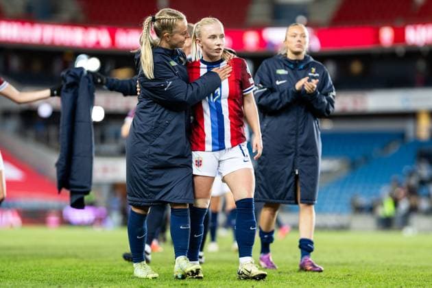 250408 Emilie Woldvik and Thea Bjelde of Norway after the UEFA Women™s Nations League football match between Norway and France on April 8, 2025 in Oslo Photo Vegard Grott BILDBYRAN kod VG VG0749 bbeng fotboll football soccer fotball nations league landskamp norge norway dam frankrike france uefa womens nations league depp  Copyright: VEGARDxGRoTT BB250408VG068