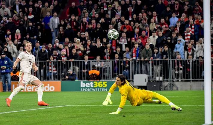 08 04 2025, xemx, Football UEFA Champions League, FC Bayern Muenchen Inter Milan v l Harry Kane FC Bayern Muenchen , Yann Sommer Inter Milan DFL DFB REGULATIONS PROHIBIT ANY USE OF PHOTOGRAPHS as IMAGE SEQUENCES and or QUASI VIDEO Muenchen