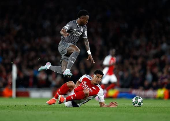 Vinicius Junior of Real Madrid gets away from William Saliba of Arsenal Arsenal v Real Madrid, Football, UEFA Champions League, Emirates Stadium, Islington, London, UK - 08 04 2025 Editorial use only  Copyright: xMattxImpey Shutterstockx 15244749ad