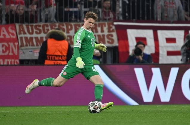 08 04 2025, xjrdrx, Football UEFA Champions League, FC Bayern Muenchen Inter Milan v l Jonas Urbig FC Bayern Muenchen DFL DFB REGULATIONS PROHIBIT ANY USE OF PHOTOGRAPHS as IMAGE SEQUENCES and or QUASI VIDEO Muenchen