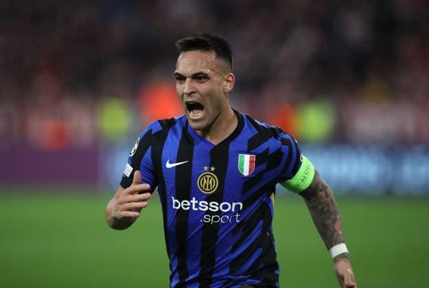 Football, Men, Champions League, Season 2024 2025, FC Bayern Munich Inter Milan, Quarter-final first leg,Allianz Arena 0 1 by Lautaro Martinez Inter Milan , Goal, Lead, Cheers