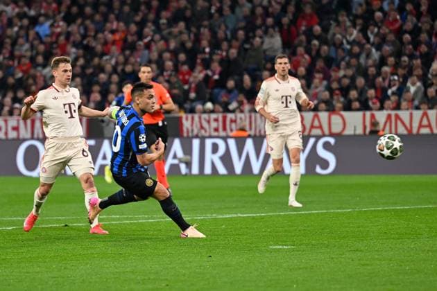 Muenchen, Allianz Arena, 08 04 25, GER, Men, UEFA Champions League, Season 2024 2025, Quarterfinals, FC Bayern Muenchen Inter Milan Picture Lautaro MARTINEZ Inter makes the goal 0 1 UEFA regulations prohibit any use of photographs as image sequences and or quasi video Bayern Germany