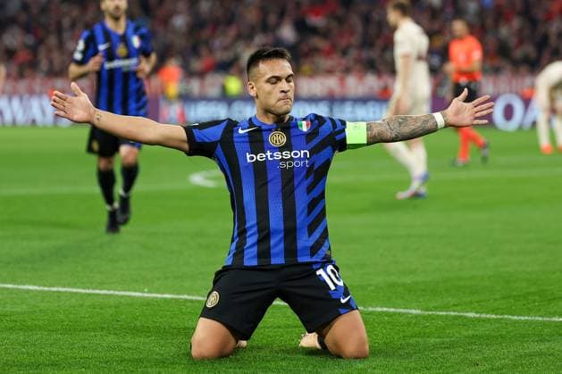 Goal celebration of Lautaro Martinez 10 Inter Milan to 0 1, FC Bayern Muenchen vs Inter Milan, Football, Champions League, Quarterfinal, First leg, 08 04 2025 Muenchen Bayern Germany Copyright: xkolbert-press ChristianxKolbertx