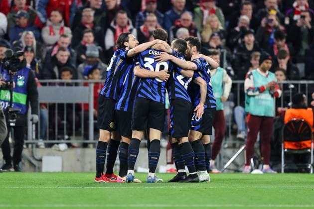 Cheers for the 0 1 goal by Lautaro Martinez Inter Milan, 10 , GER, FC Bayern Muenchen vs Inter Milan, Football, UEFA Champions League, Quarter-final first leg, 2024 2025 season, 08 04 2025, GER, FC Bayern Muenchen vs Inter Milan, Football, UEFA Champions League, Quarter-final first leg, 2024 2025 season, 08 04 2025 Muenchen Copyright: xEibner-Pressefoto JennixMaulx EP_JML