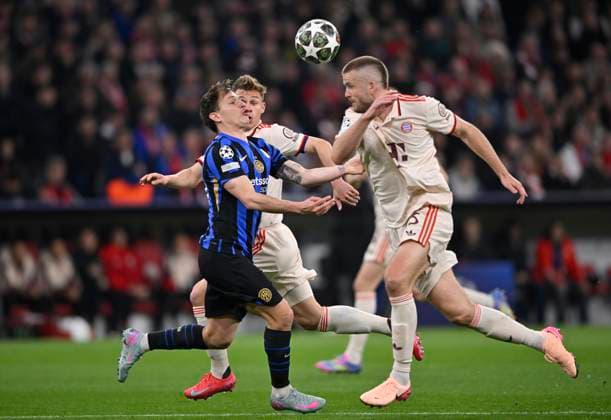 duel, action Eric Dier FC Bayern Muenchen FCB 15 vs Nicolo Barella Inter Milan Milano 23 Joshua Kimmich FC Bayern Muenchen FCB 06 FC Bayern Muenchen FCB vs FC Inter Milan Internazionale Milano quarterfinal first leg 08 04 2025 DFL REGULATIONS PROHIBIT ANY USE OF PHOTOGRAPHS AS IMAGE SEQUENCES AND OR QUASI VIDEO FC Bayern Muenchen FCB vs FC Inter Milan Internazionale Milano