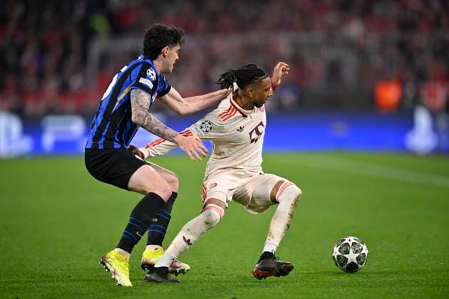 duel, action Alessandro Bastoni Inter Milan Milano 95 vs Michael Olise FC Bayern Muenchen FCB 17 FC Bayern Muenchen FCB vs FC Inter Milan Internazionale Milano quarterfinal first leg 08 04 2025 DFL REGULATIONS PROHIBIT ANY USE OF PHOTOGRAPHS AS IMAGE SEQUENCES AND OR QUASI VIDEO FC Bayern Muenchen FCB vs FC Inter Milan Internazionale Milano