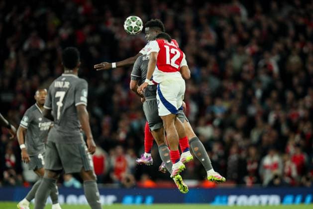UEFA Champions League Quarter-finals Arsenal v Real Madrid Bukayo Saka of Arsenal heads the ball during the UEFA Champions League Quarter-finals match Arsenal vs Real Madrid at Emirates Stadium, London, United Kingdom, 8th April 2025 (Photo by Izzy Poles News Images) London Emirates Stadium Greater London United Kingdom Copyright: xIzzyxPoles NewsxImagesx
