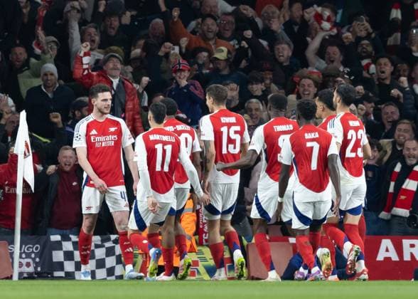 Arsenal v Real Madrid. UEFA Champions League, Quarter-Final, Leg 1 of 2, Football, The Emirates Stadium, London, UK - 08 Apr 2025 Goal. Declan Rice of Arsenal FC celebrates with teammates after scoring the first goal of the game London Emirates Stadium London GBR, UK NEWSPAPERS OUT Copyright: xEllixBirchx