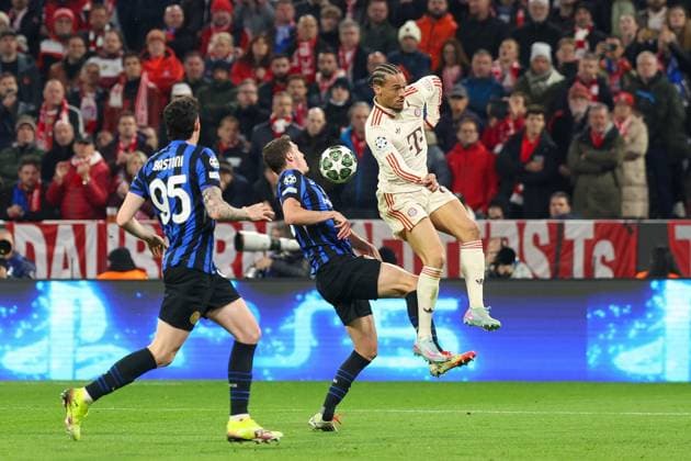 in duel, action, with Benjamin Pavard 28 Inter Milan , Leroy Sane 10 FC Bayern Muenchen , FC Bayern Muenchen vs Inter Milan, football, Champions League, quarter-final, first leg, 08 04 2025 Muenchen Bayern Germany Copyright: xkolbert-press ChristianxKolbertx