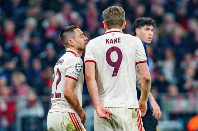 08 04 2025, FC Bayern München vs Inter Milan, UEFA Champions League, quarter-final first leg Raphael Guerreiro FC Bayern Muenchen, 22 unhappy unhappy worried sad angry annoyed facial expressions gestures, Harry Kane FC Bayern Muenchen, 9 Copyright: xBahhoxKarax