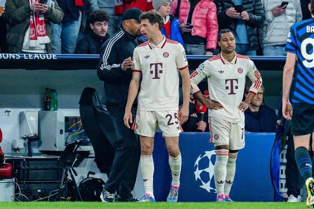 08 04 2025, FC Bayern München vs Inter Milan, UEFA Champions League, quarter-final first leg Thomas Mueller FC Bayern Muenchen, 25 Vincent Kompany FC Bayern Muenchen,coach substitution is substituted Copyright: xBahhoxKarax