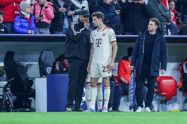Soccer Champions League quarter final FC Bayern Munich Inter Milan on 08 04 2025 at the Allianz Arena in Munich Vincent Kompany coach head coach Munich , left Thomas Müller Munich , right xMSx